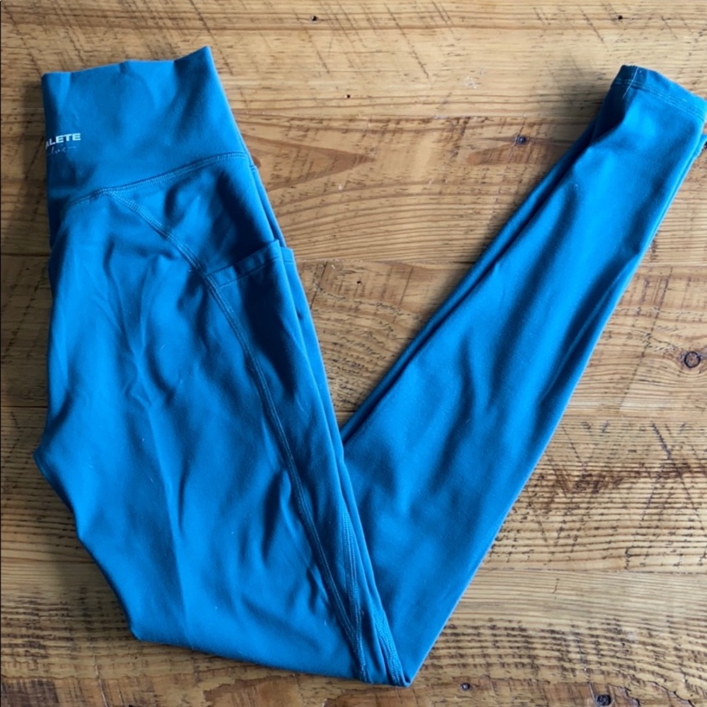Alphalete alphalux pocket legging